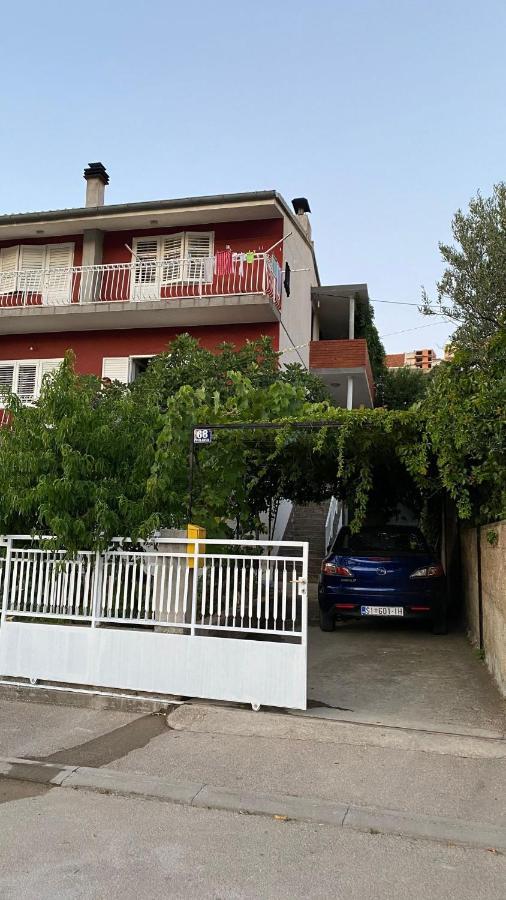 Apartman Aldis Διαμέρισμα Σίμπενικ Εξωτερικό φωτογραφία